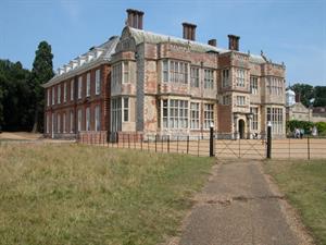 Felbrigg Hall CC BY-SA 2: Philip Halling